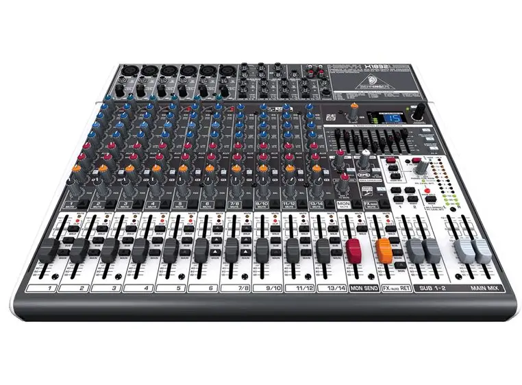 Behringer Xenyx X1832USB 